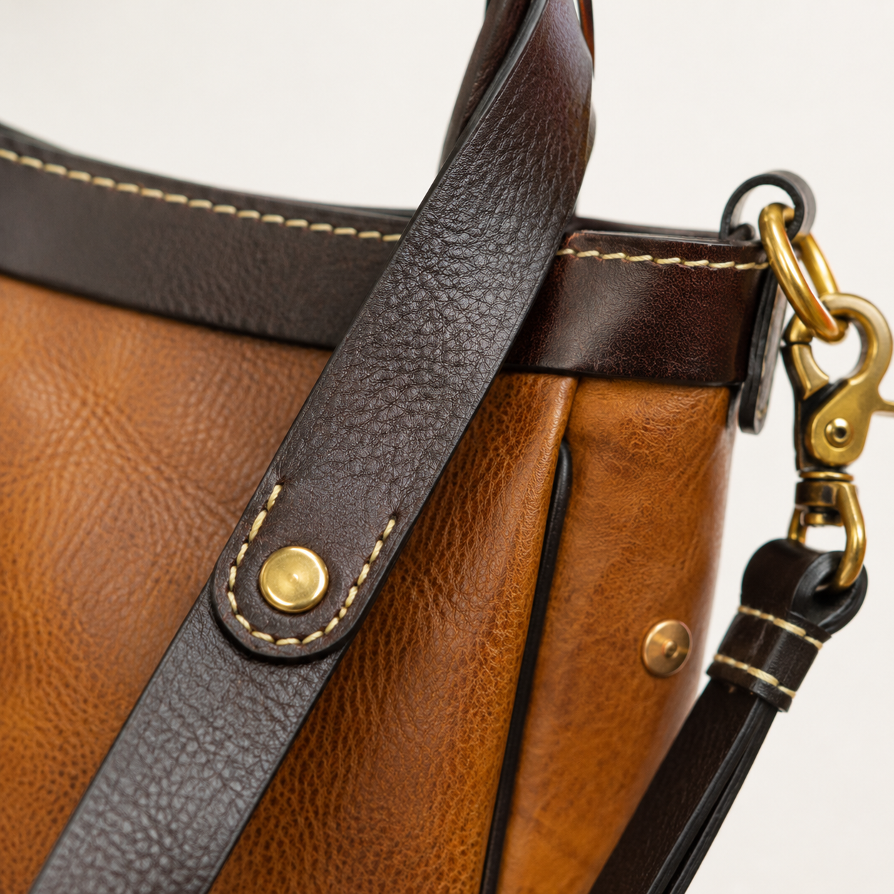 Heritage Full-Grain Leather Crossbody Tote Bag – ARBOR & GRAIN
